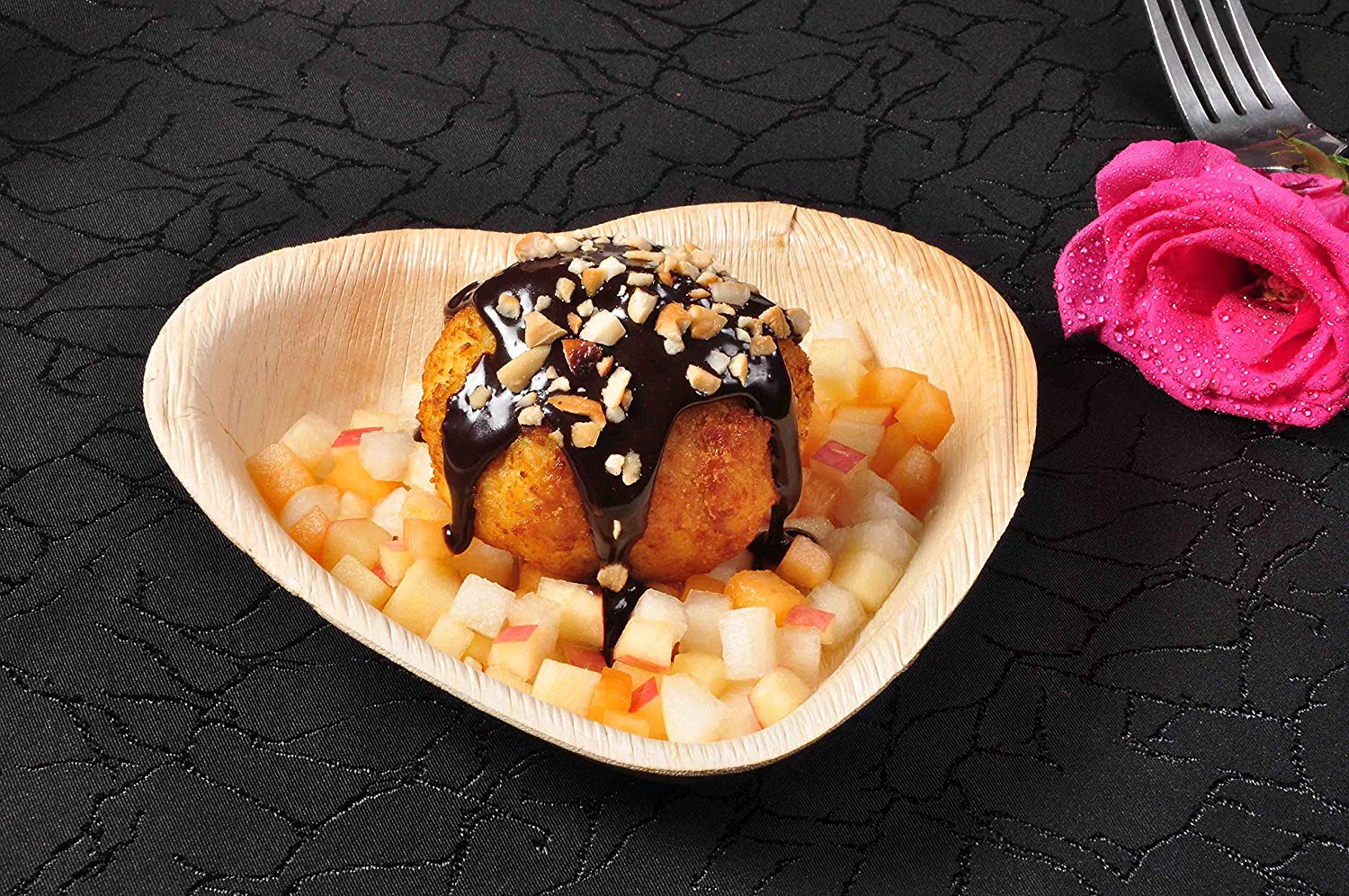 Heart Palm Leaf Plates - 6" Inch (Set of 50/100/200) - greensift